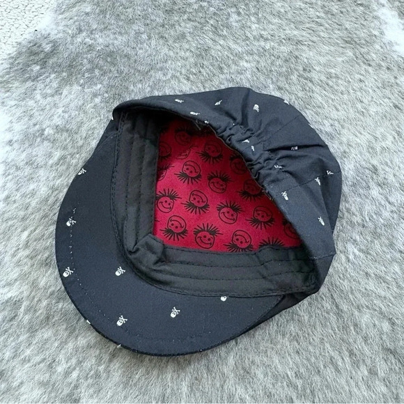 Skull and Crossbones Newborn Newsboy Cap - Picture 7 of 10